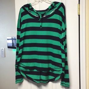 NWT NIKE along sleeve hoodie